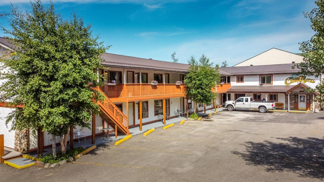 Cedar Motel Radium Hot Springs Exterior photo