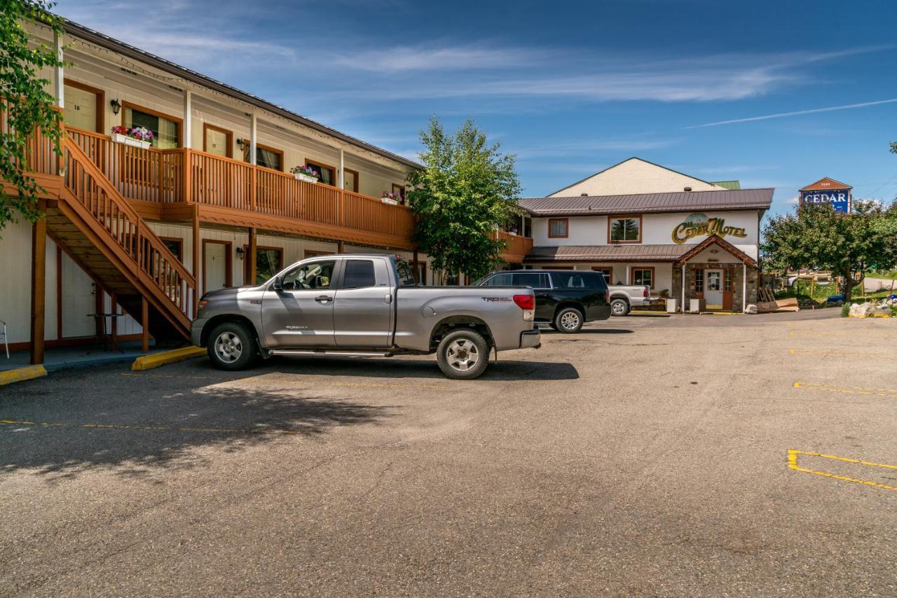 Cedar Motel Radium Hot Springs Exterior photo