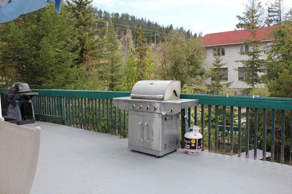 Cedar Motel Radium Hot Springs Exterior photo