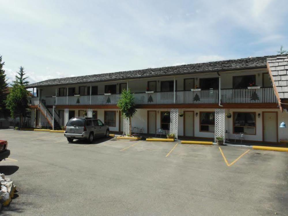 Cedar Motel Radium Hot Springs Exterior photo